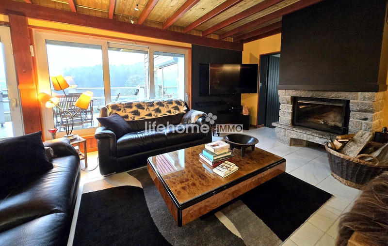 Maison - 240 m² - 7 pièces