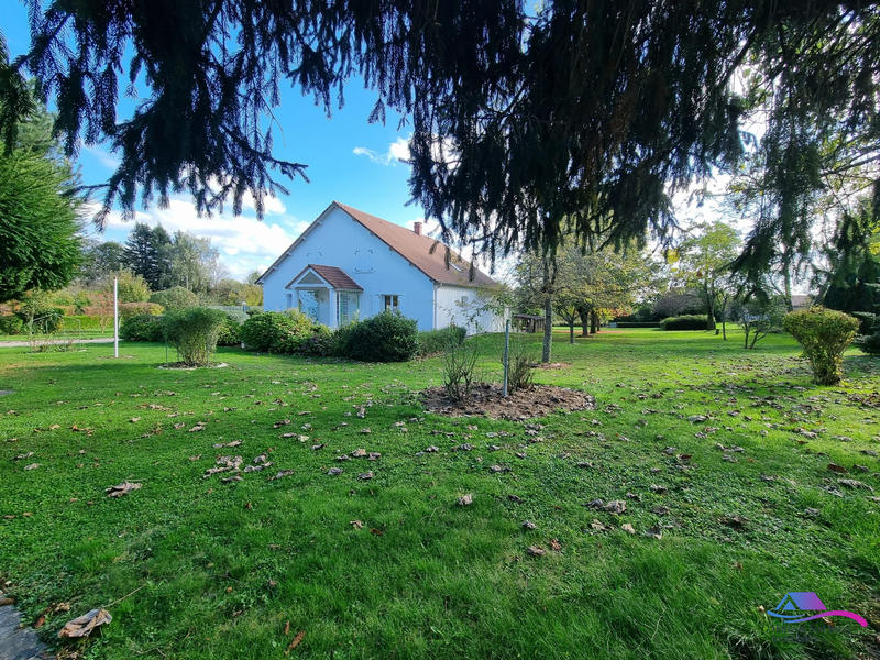 Maison - 334 m² - 6 pièces