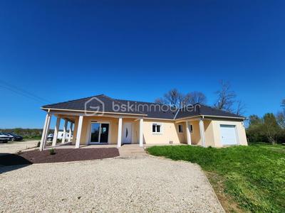 Maison traditionnelle - 121 m² - 4 pièces