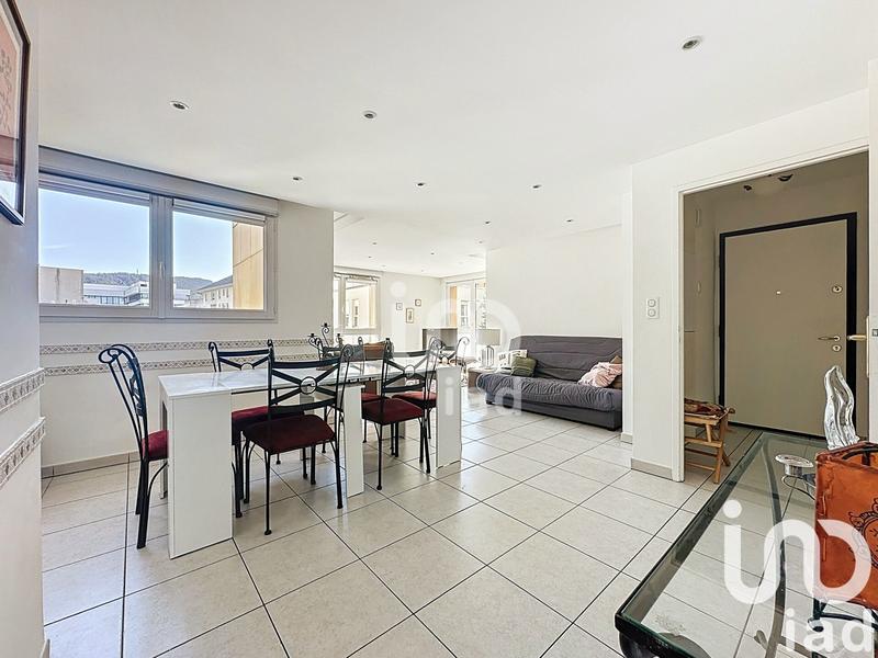 Appartement - 100 m² - 5 pièces