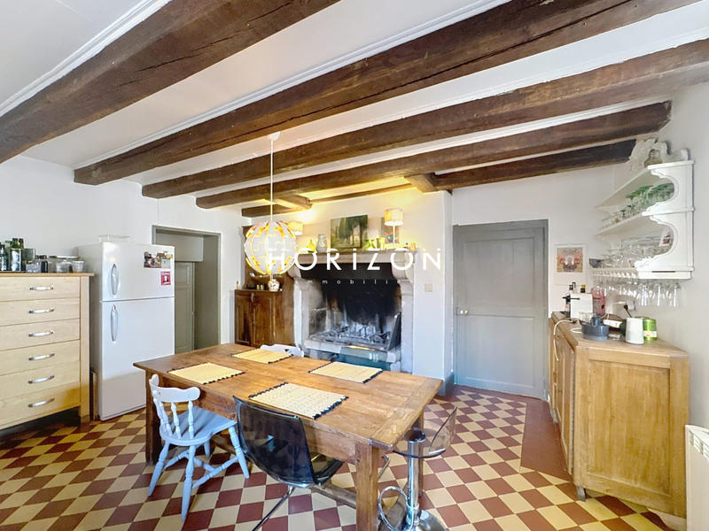 Maison ancienne - 266 m² - 10 pièces