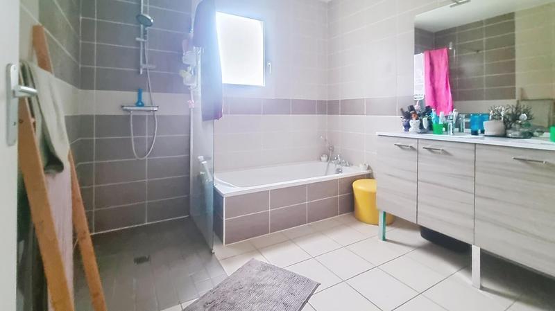 Maison - 93 m² - 4 pièces