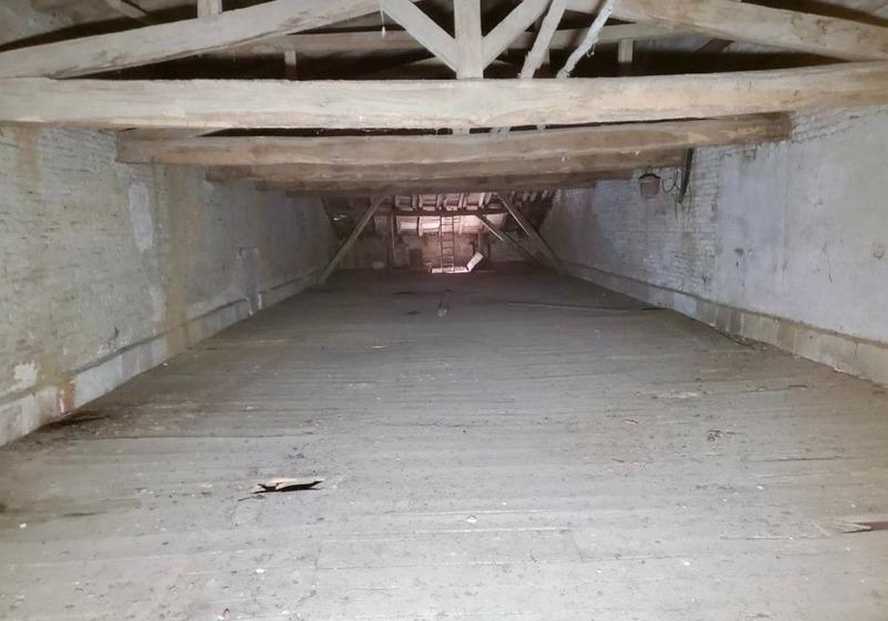 Maison - 390 m² - 2 pièces