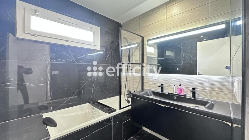 Pavillon - 110 m² - 4 pièces