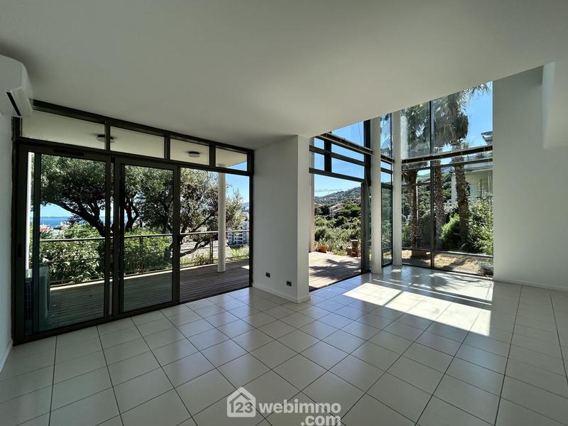 Appartement - 165 m² - 5 pièces