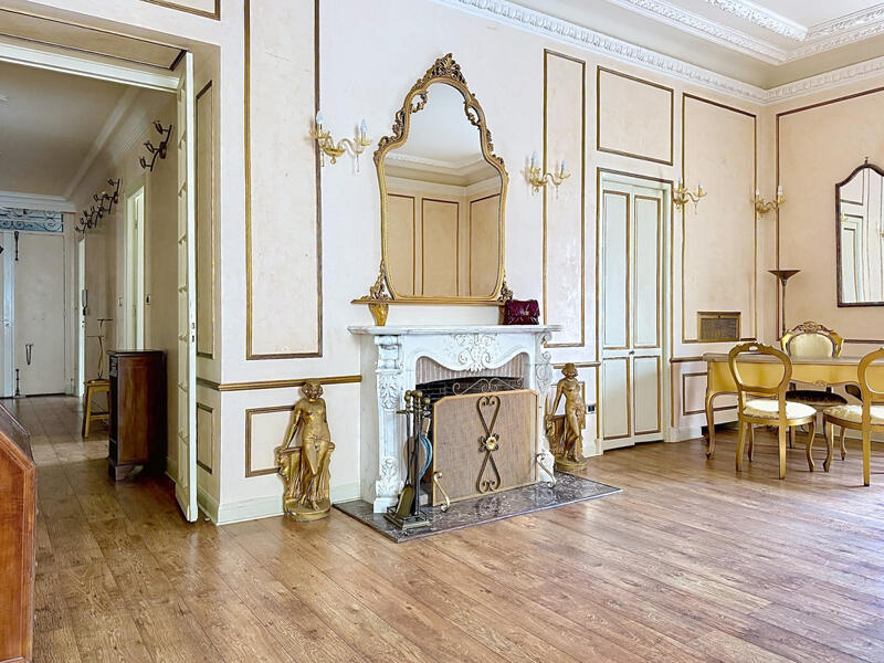 Appartement - 141 m² - 5 pièces