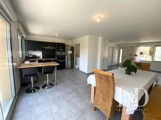 Maison traditionnelle - 132 m² - 7 pièces