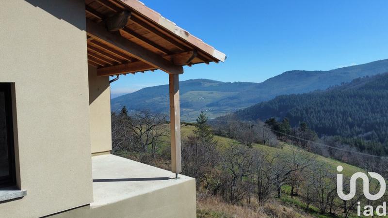 Maison - 220 m² - 5 pièces