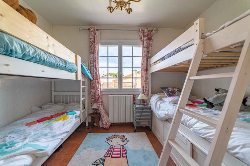 Maison - 250 m² - 9 pièces