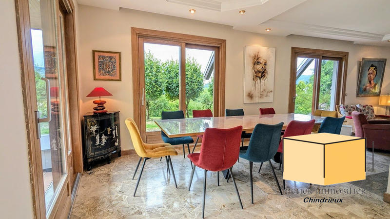 Villa - 304 m² - 10 pièces