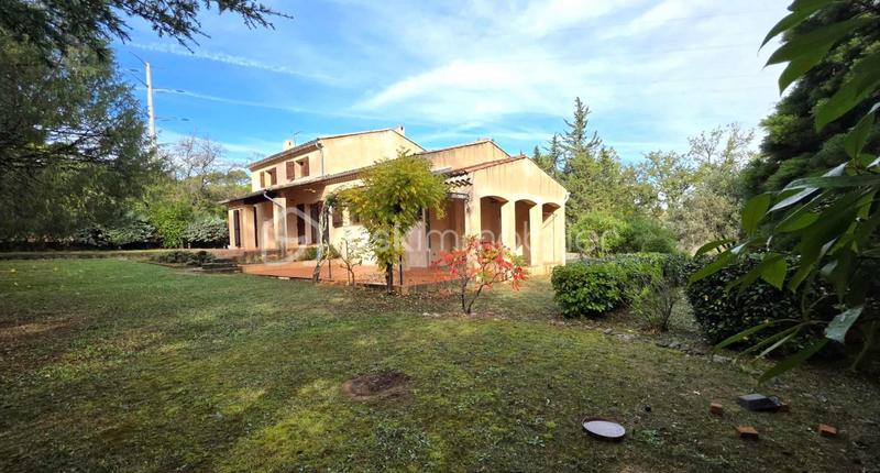 Maison traditionnelle - 176 m² - 7 pièces