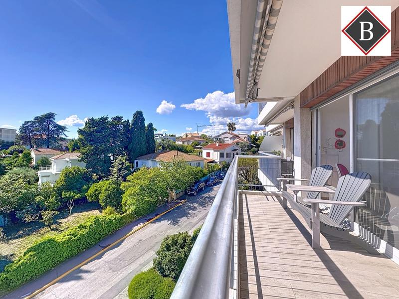 Appartement - 100 m² - 4 pièces