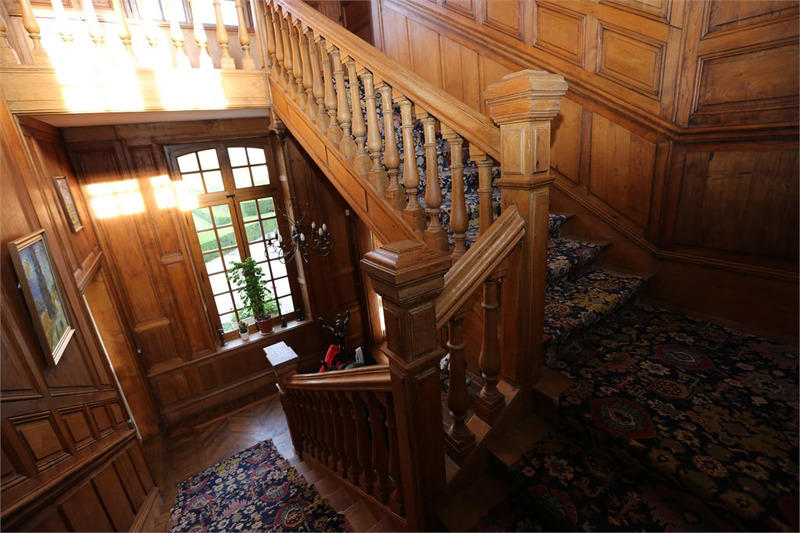 Château - 1 200 m² - 20 pièces