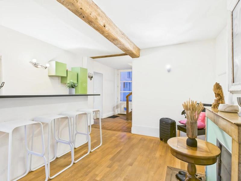 Demeure - 236 m² - 13 pièces