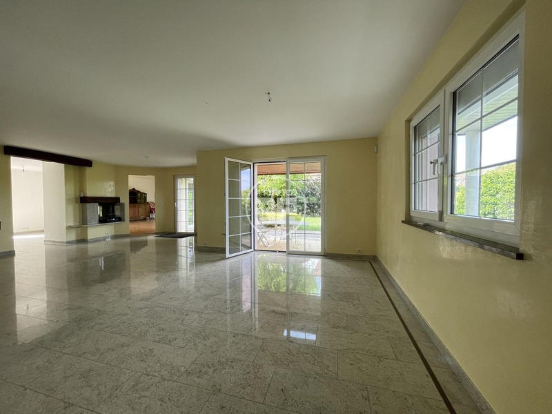 Maison - 356 m² - 8 pièces