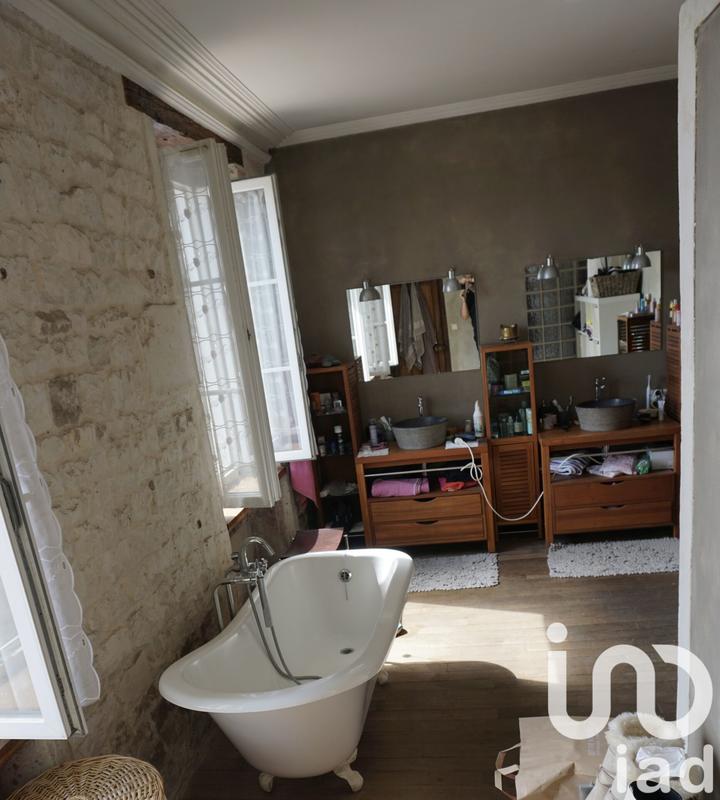 Maison - 300 m² - 6 pièces