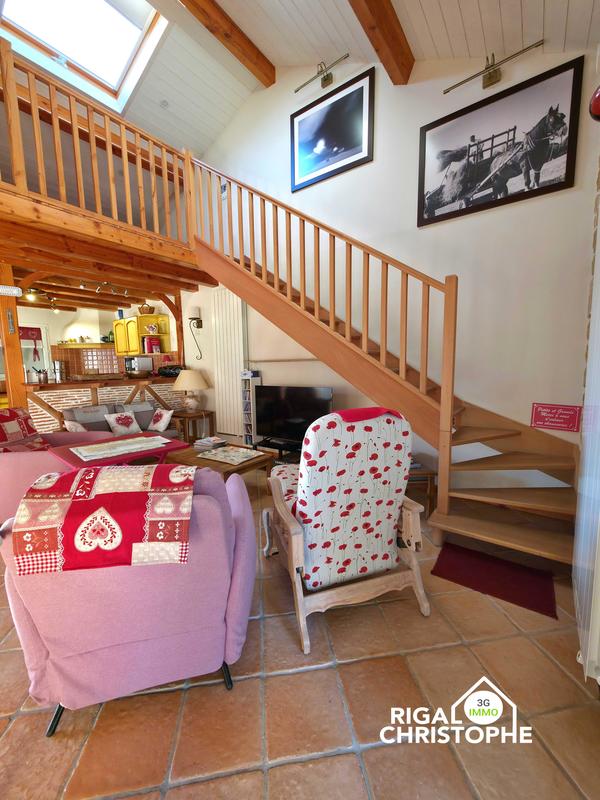 Maison - 200 m² - 9 pièces