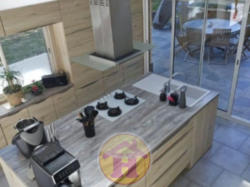 Maison - 205 m² - 7 pièces