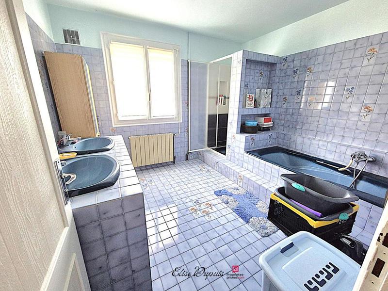 Maison - 182 m² - 8 pièces