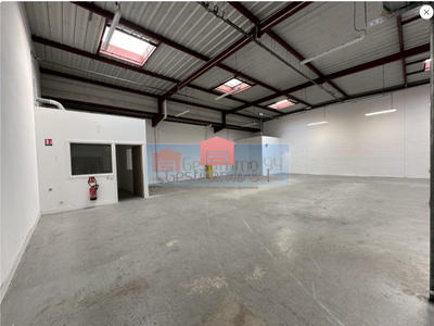 Local d'activités - 1 730 m²