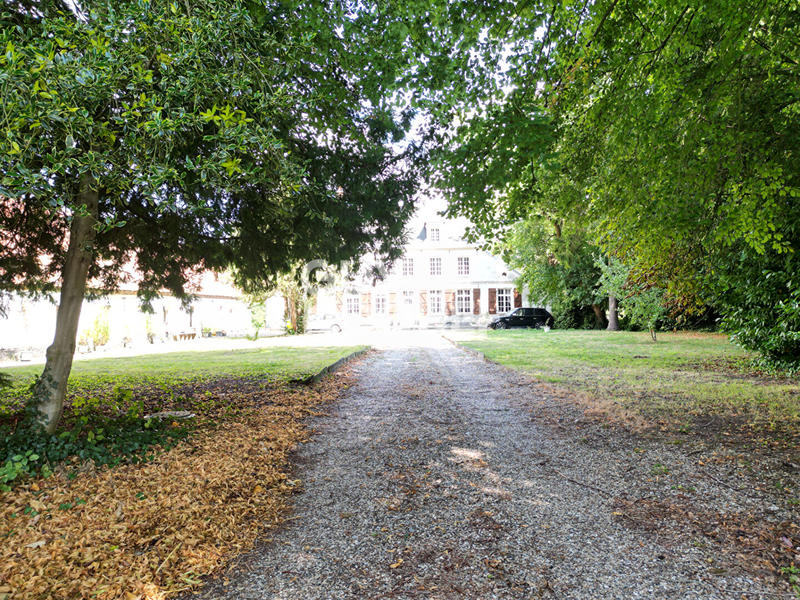 Demeure - 319 m² - 11 pièces