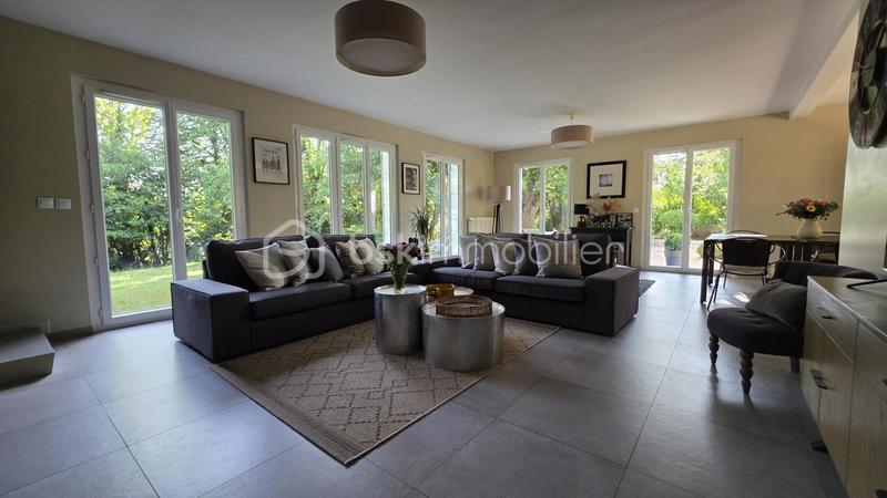 Villa - 230 m² - 9 pièces