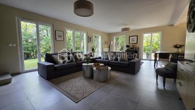 Villa - 230 m² - 9 pièces