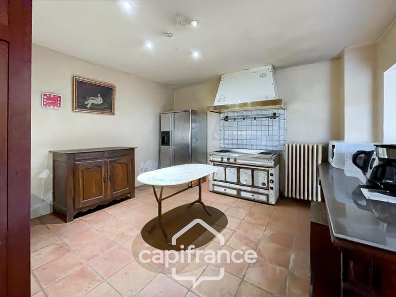 Maison - 205 m² - 8 pièces