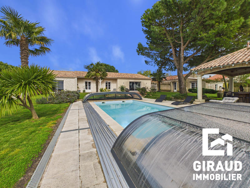 Maison - 162 m² - 8 pièces