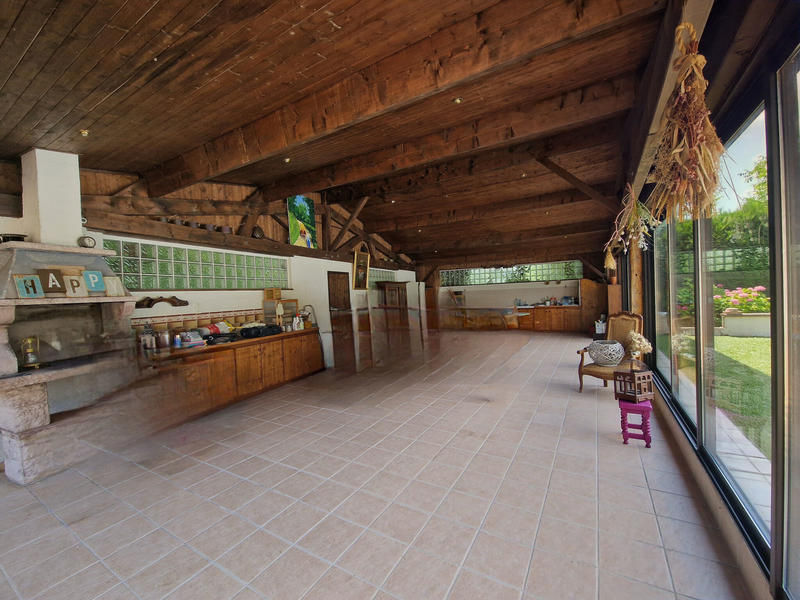 Maison - 268 m² - 7 pièces