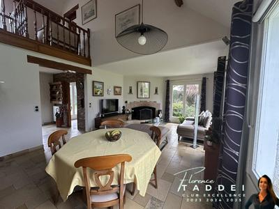 Maison - 200 m² - 7 pièces