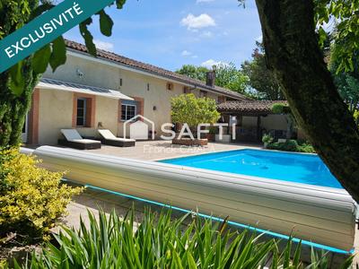 Maison - 400 m² - 12 pièces