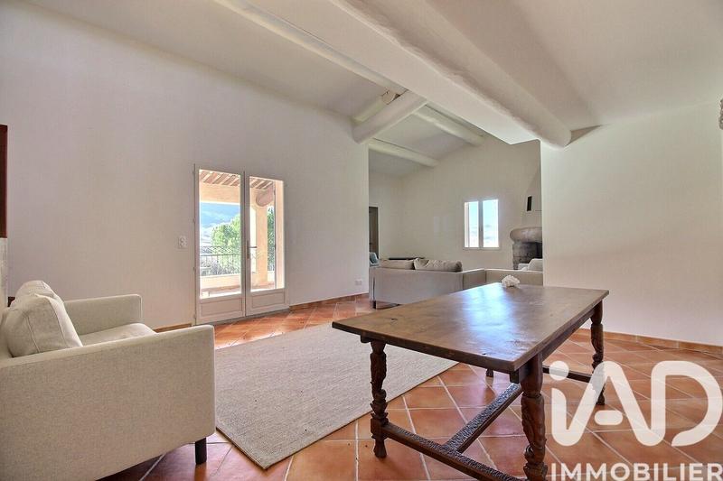 Maison - 237 m² - 8 pièces