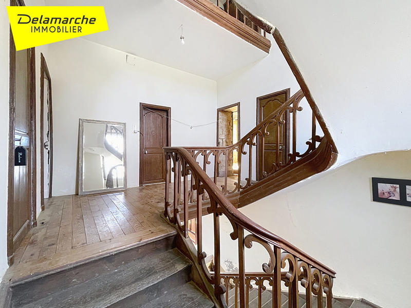 Maison - 249 m² - 9 pièces