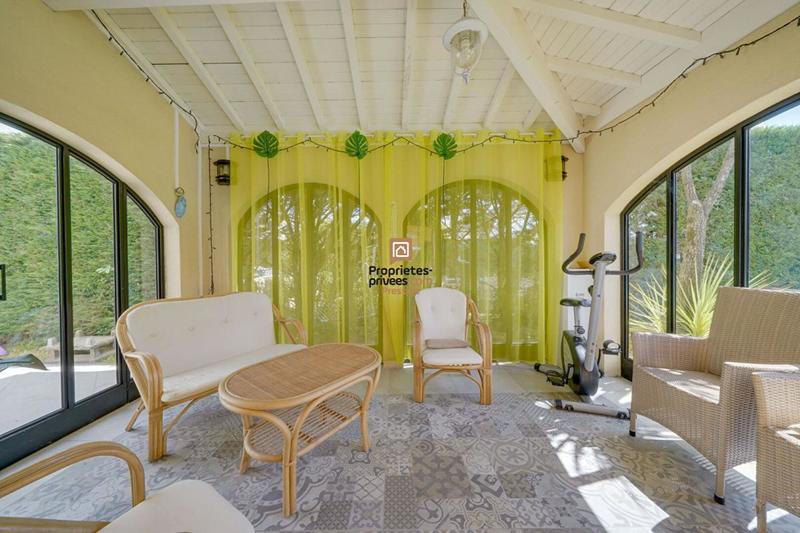 Maison - 181 m² - 8 pièces