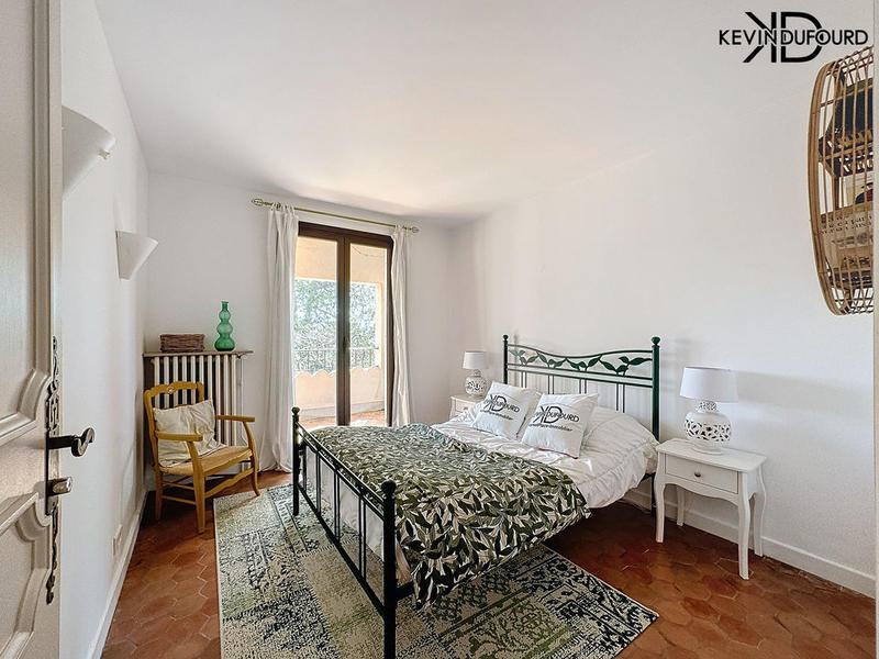 Propriété - 400 m² - 14 pièces