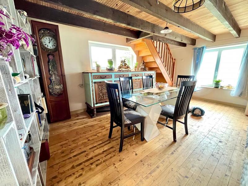 Maison - 230 m² - 7 pièces