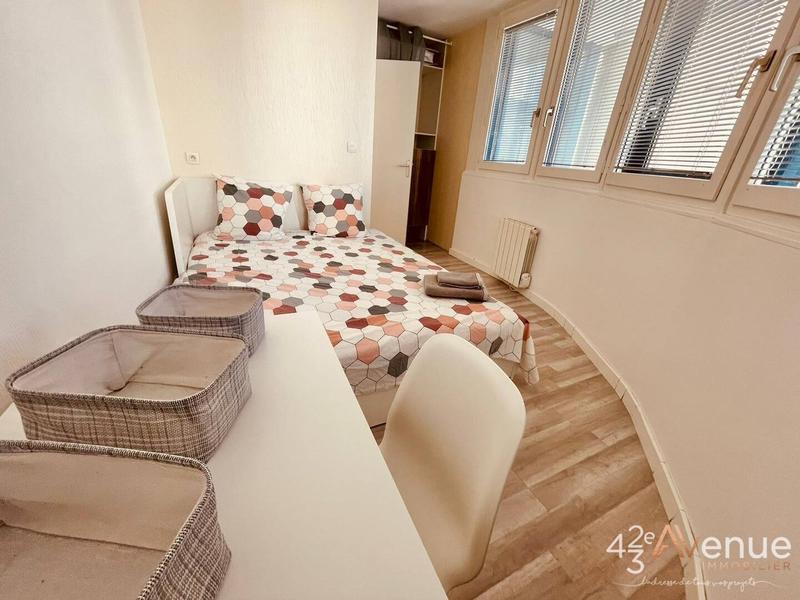Appartement - 80 m² - 4 pièces