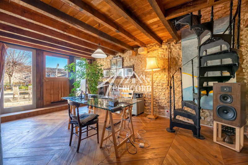 Maison ancienne - 360 m² - 8 pièces