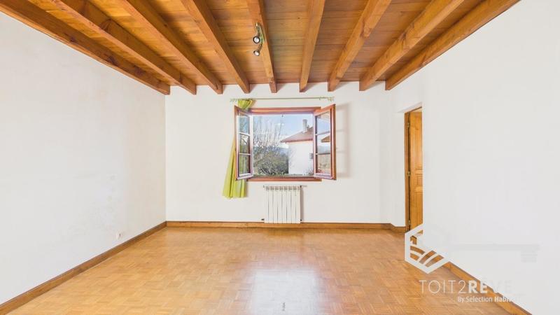 Maison traditionnelle - 145 m² - 5 pièces