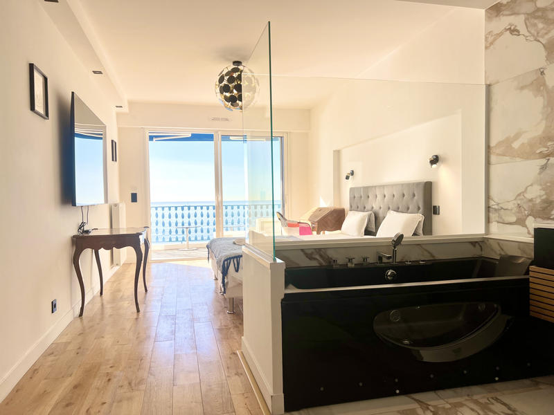 Appartement - 180 m² - 6 pièces