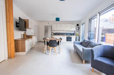 Maison - 99 m² - 6 pièces