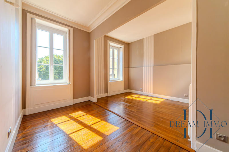 Appartement - 189 m² - 4 pièces