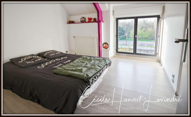 Maison - 202 m² - 9 pièces