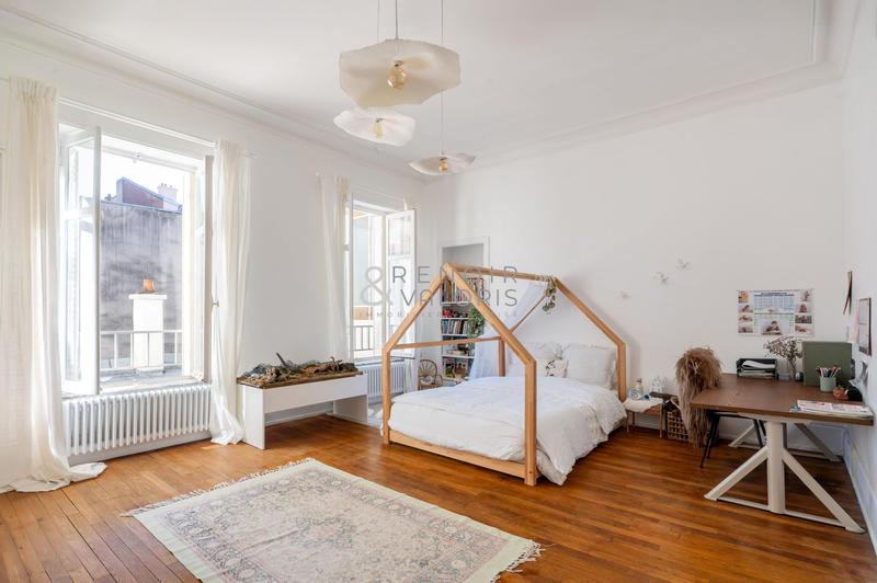 Appartement - 148 m² - 5 pièces