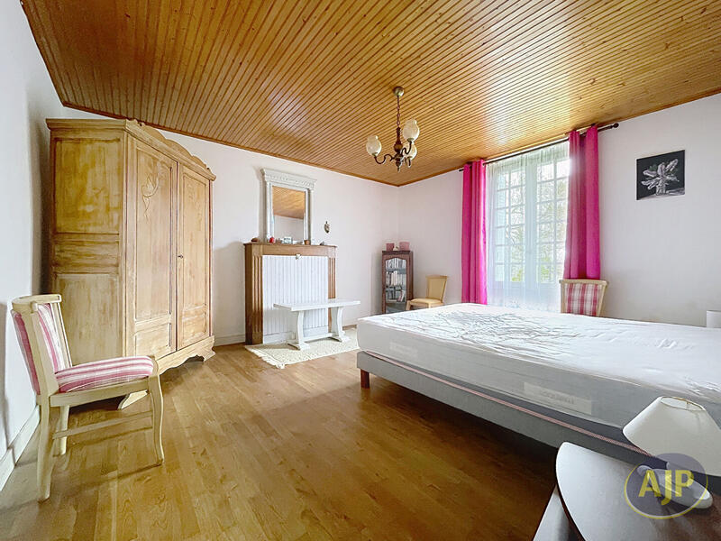 Maison - 85 m² - 5 pièces