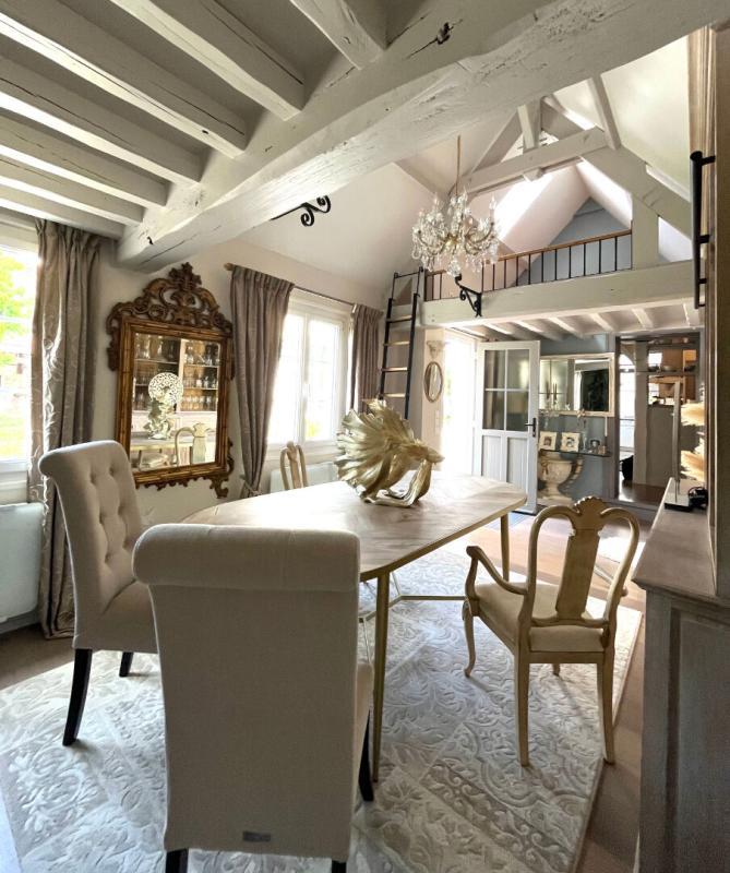 Maison - 260 m² - 8 pièces