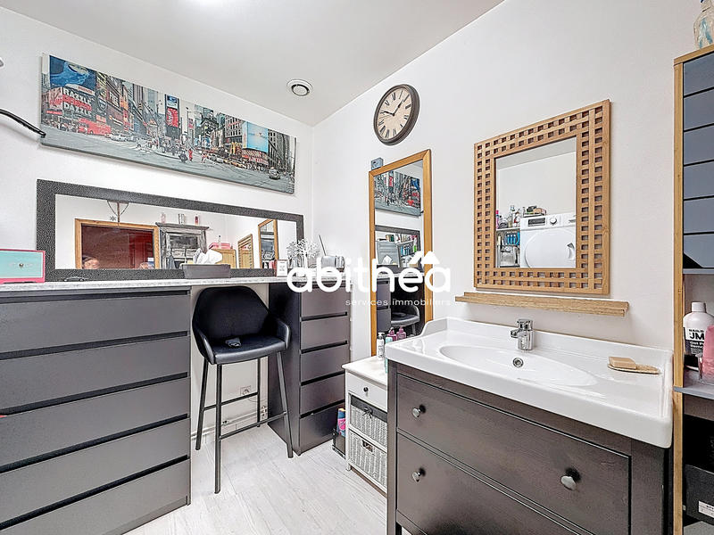 Maison - 305 m² - 9 pièces