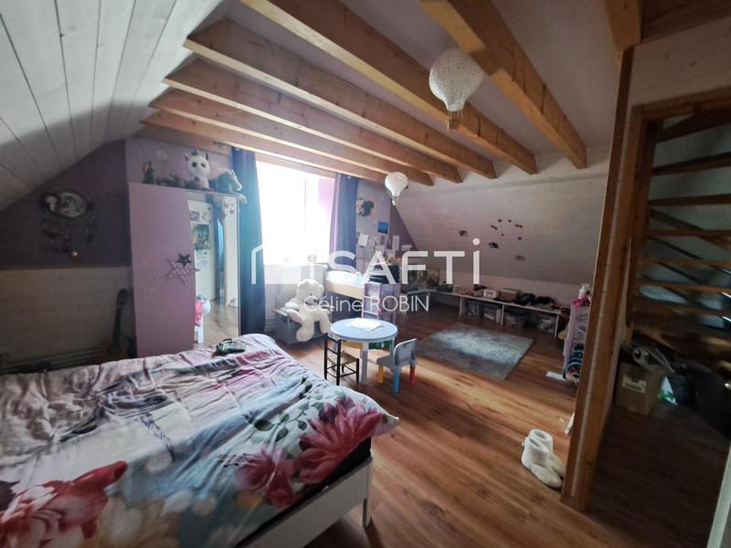 Maison - 220 m² - 9 pièces