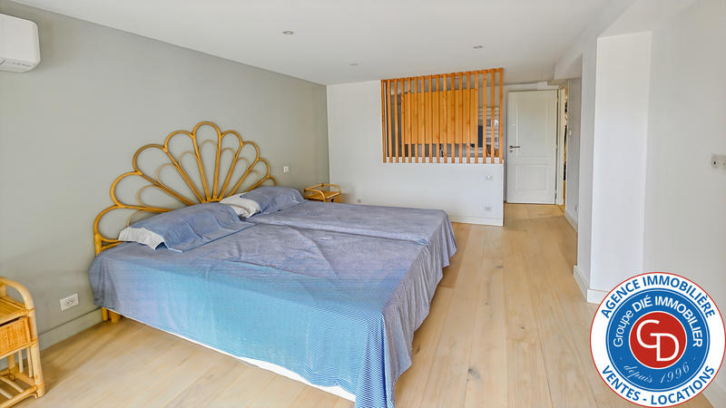 Maison - 200 m² - 6 pièces